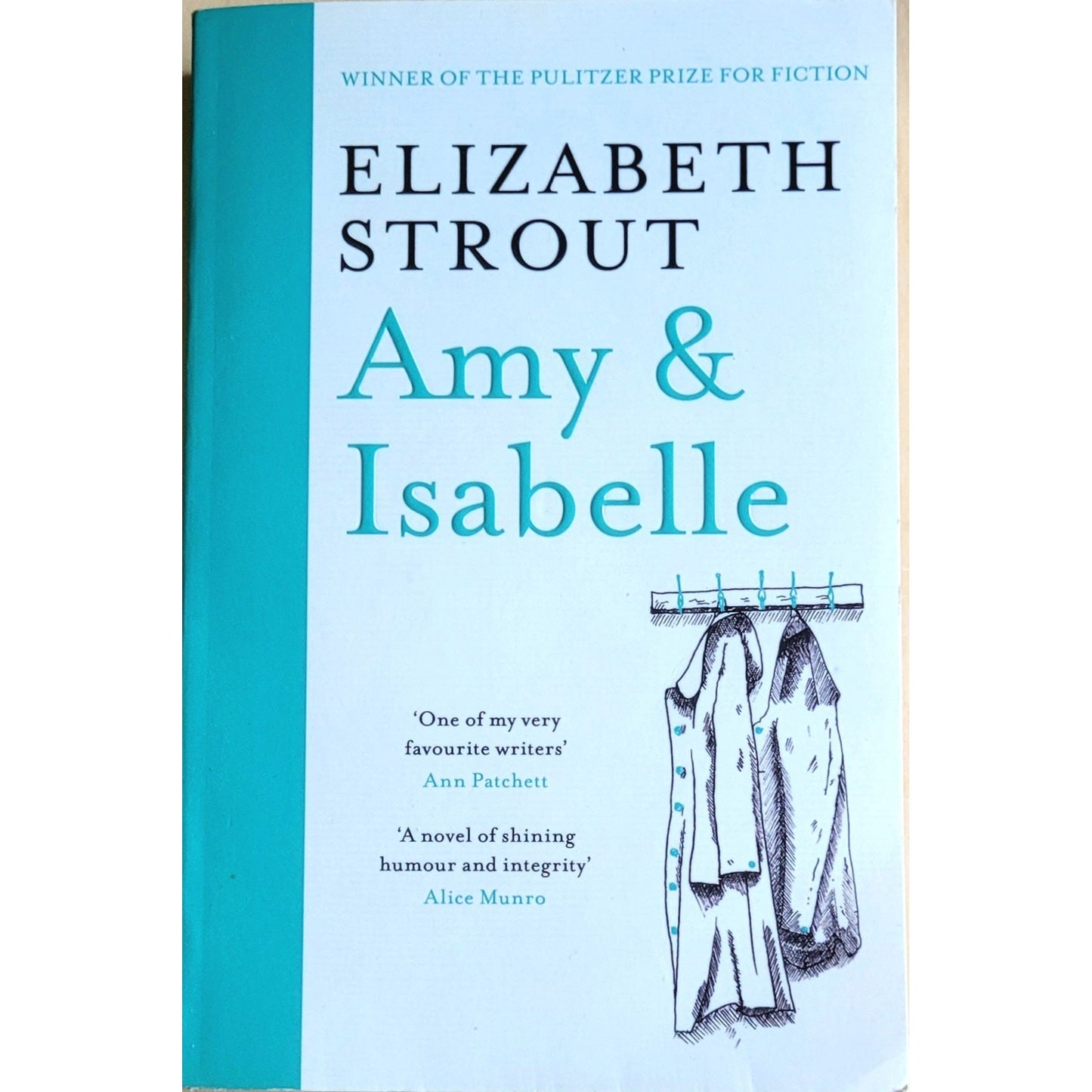 Amy & Isabelle. Brukte bøker av Elizabeth Strout. Inventaret bokhandel 