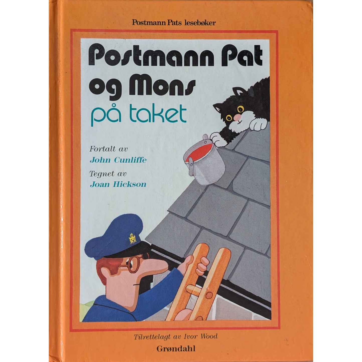 Postmann Pat på taket. Brukte bøker av John Cunliffe om Postmann Pat
