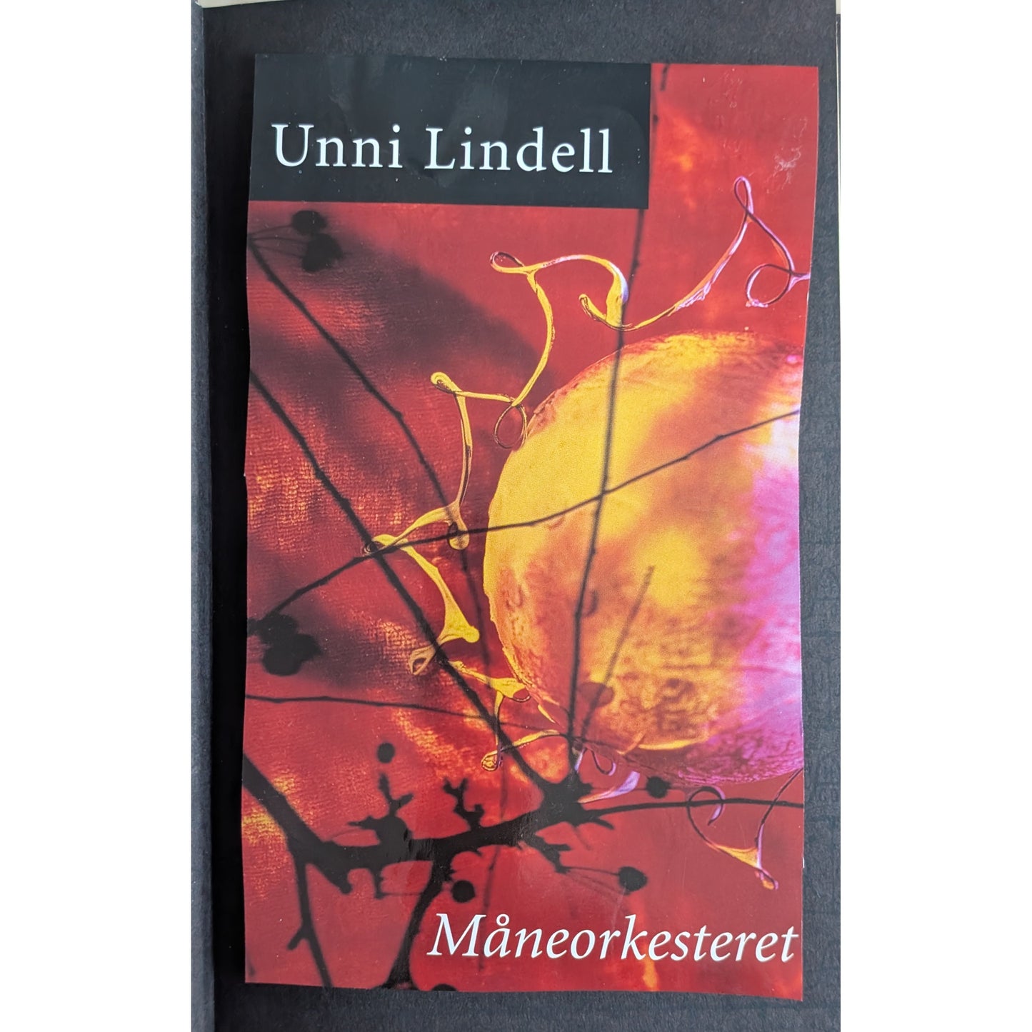 Måneorkesteret, brukte bøker av Unni Lindell hos Inventaret
