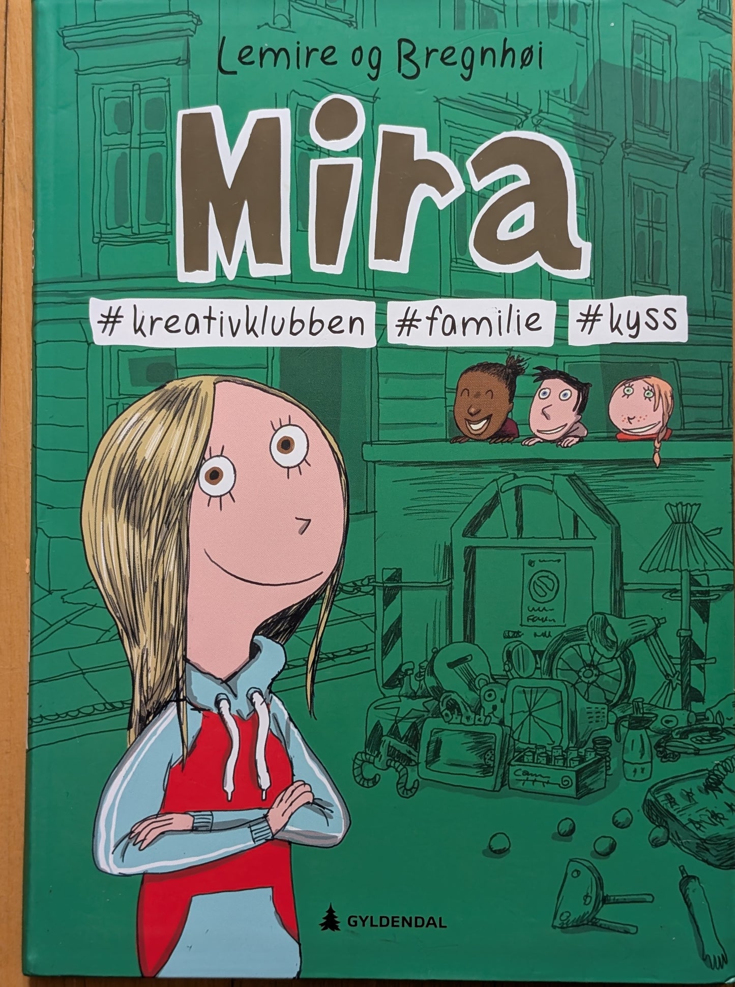 Mira (3) - Brukte bøker av Sabine Lemire og Rasmus Bregnhøi