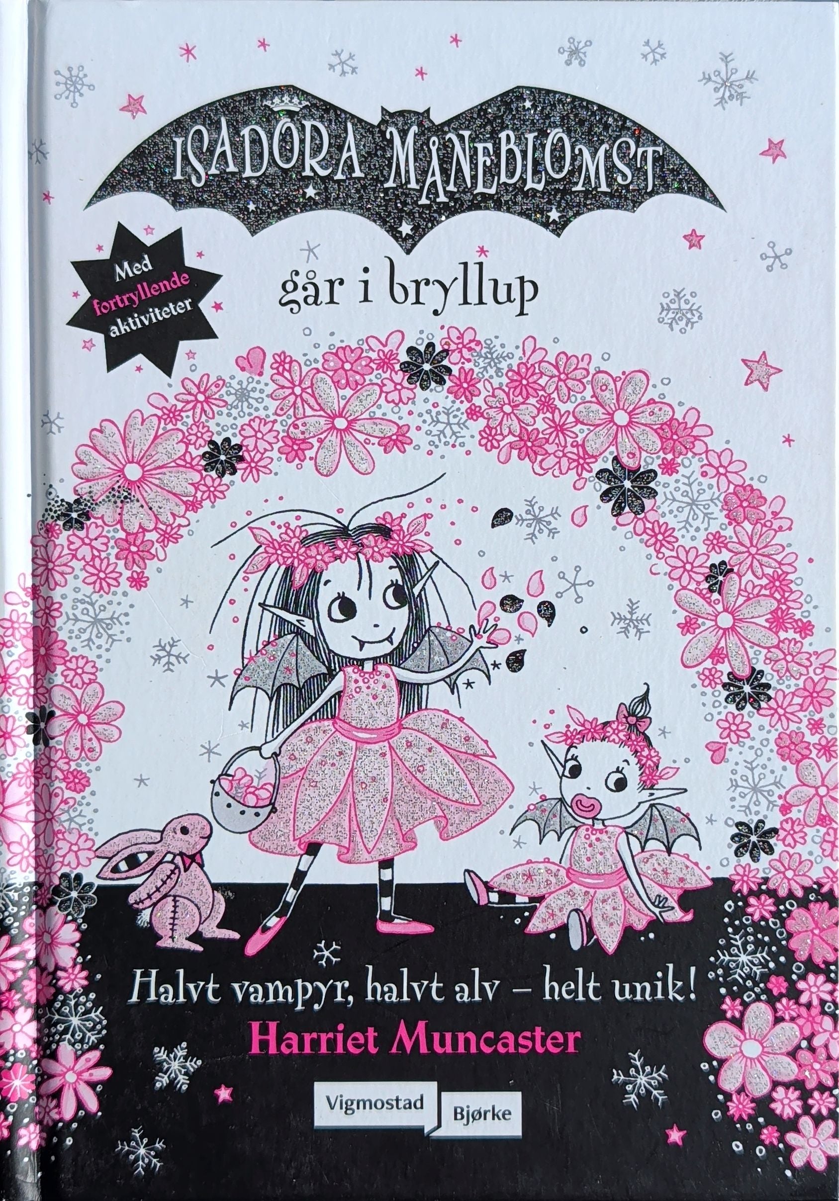 Isadora Måneblomst går i bryllup, brukte bøker av Harriet Muncaster